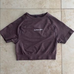 Alphalete Amplify Crop Top